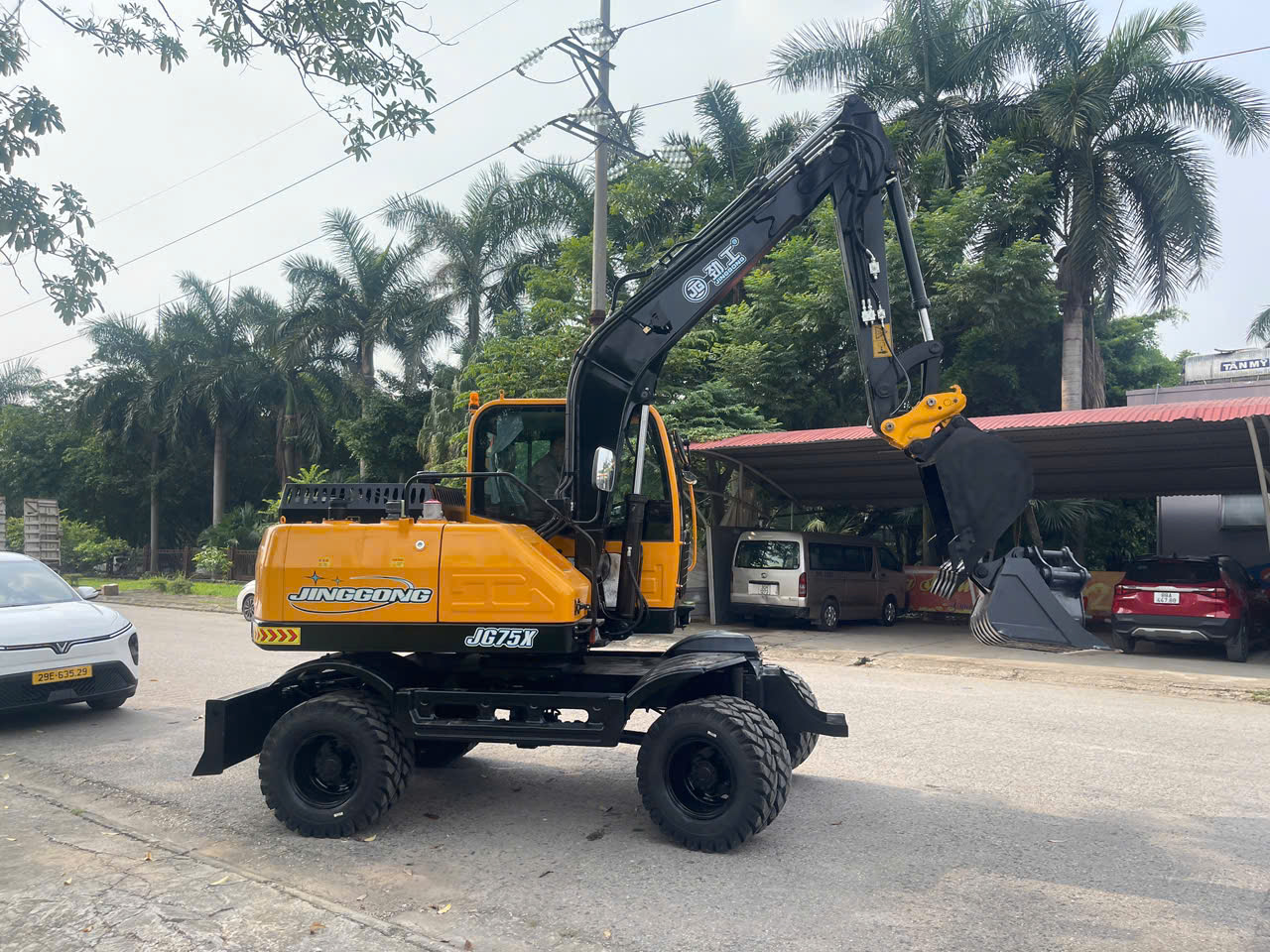 Ekskavator Roda Jinggong JG75X Berhasil Dikirim ke Vietnam untuk Konstruksi Perkotaan & Pedesaan