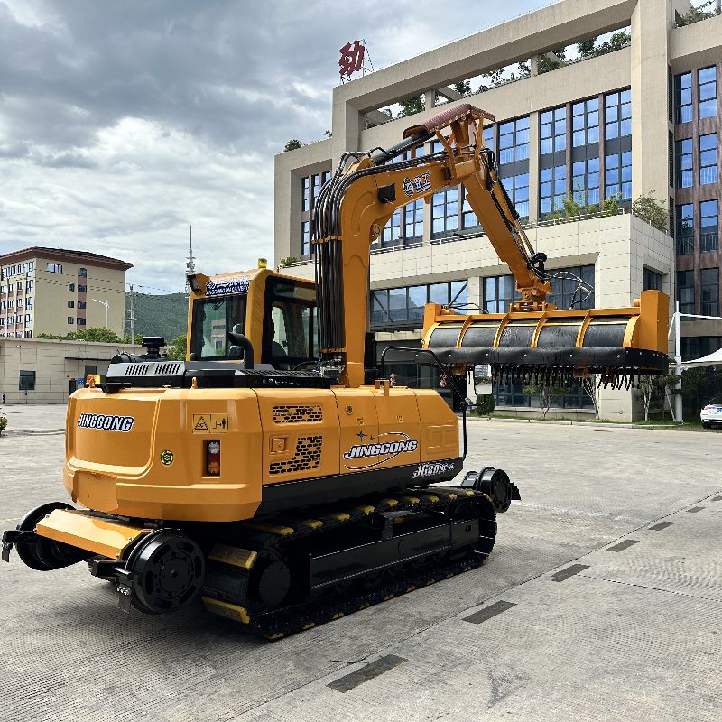 Jinggong railway sweeper exports to Russia: improve the efficiency of track maintenance