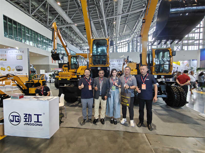 Pameran Perkembangan Panas Baolong Xiamen Menyambut Anda di Stan Mesin JingGong！