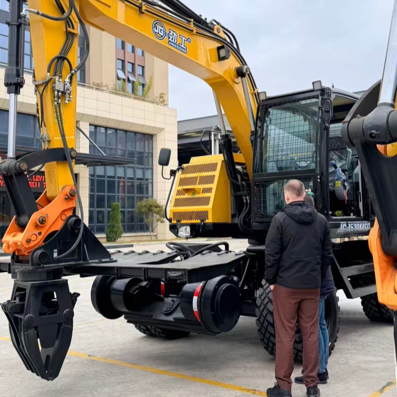 The Russian railway delegation made an in-depth investigation of the Jinggong railway special excavator solution