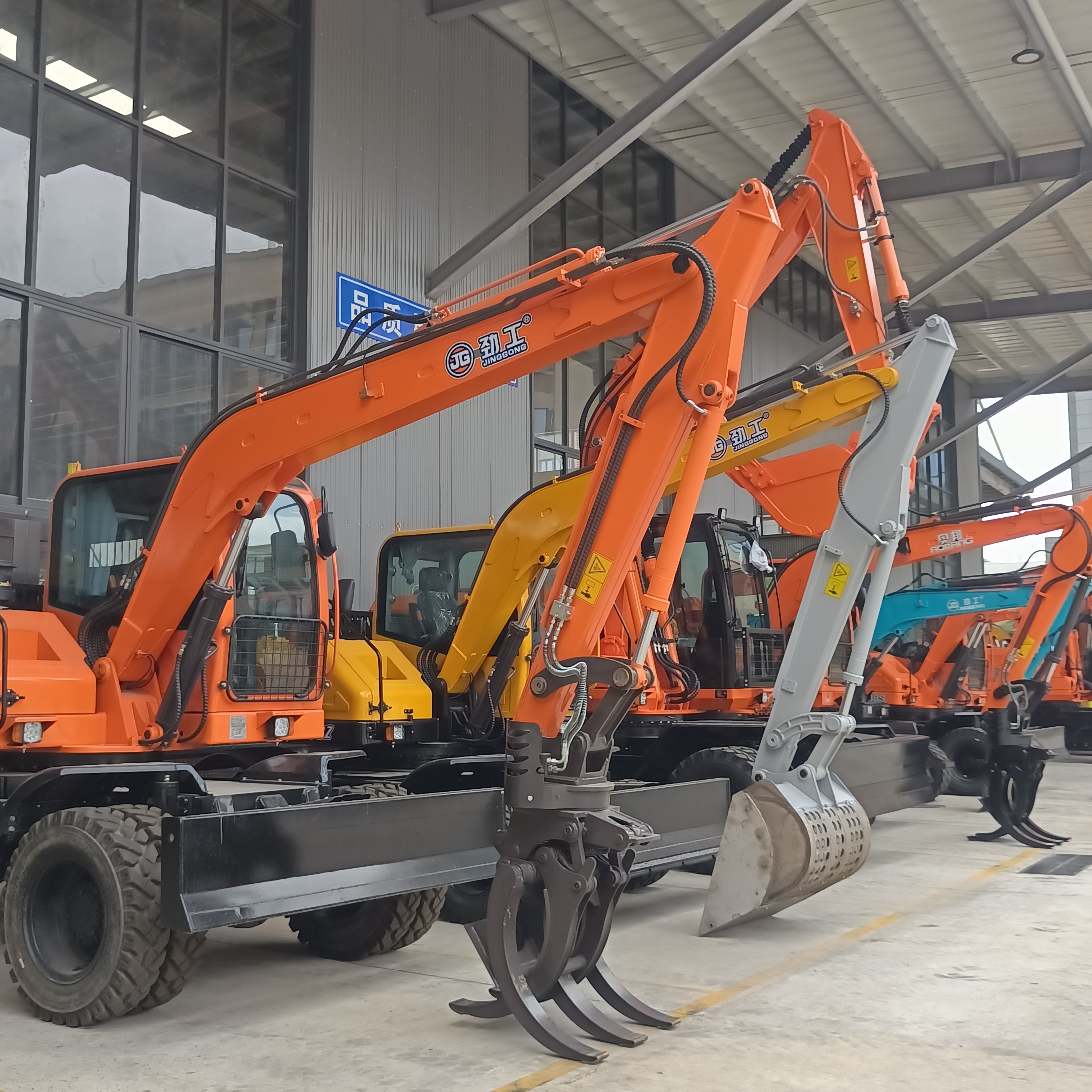 Mesin Jinggong: Excavator Highway and Railway Dual Purpose